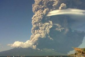 Benarkah Gunung Sangiang Api di Bima Erupsi?