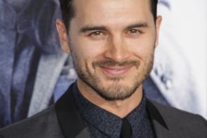 Aktor Michael Malarkey Tolak Kopi Starbucks di Acara Publik