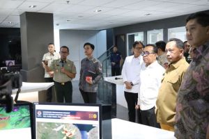 Wapres Gibran Rakabuming Raka di kantor BNPB