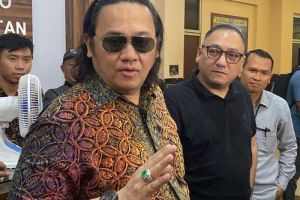 Farhat Abbas Resmi Laporkan Denny Sumargo Usai Rumahnya Disatroni