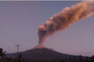 Gunung Lewotobi Laki-Laki