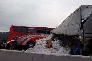 Polisi Menduga Hand Rem Truk Blong Hingga Laka Tol Malang Terjadi