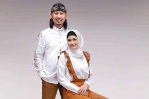 Ade Jigo dan istri