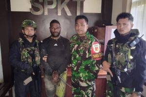 Pasukan Elite Raider Tangkap Pentolan OPM Pembunuh Anggota TNI di Puncak Jaya