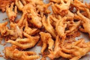 Keripik Ceker Pedas: Ceker Goreng Renyah dengan Bumbu Pedas