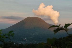 Gunung Lakon dan Gunung Awu di Sulawesi Utara Berstatus Siaga