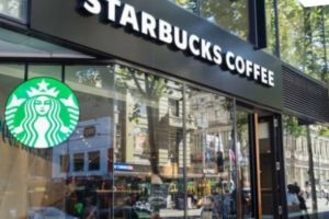 Starbucks Akan PHK Karyawan pada Maret 2025 Karena Penjualan Lesu