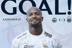 Gervane Kastaneer kala membela Persib Bandung