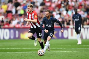 Tottenham merayakan kemenangan atas Brentford