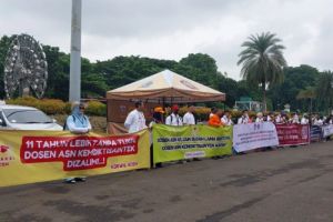 Gaji Rendah, Dosen ASN di Daerah Terjebak Utang dan Depresi