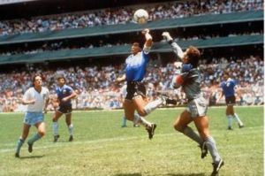 Piala Dunia 1986 ketika Diego Maradona mencetak gol "Tangan Tuhan."