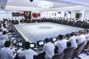 Suasana sidang kabinet paripurna yang dipimpin Presiden Prabowo Subianto di Kantor Presiden, Jakarta, Jumat (21/3/2025). Sidang kabinet paripurna tersebut membahas persiapan jelang hari raya Idul Fitr