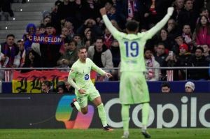 Selebrasi Ferran Torres dalam laga La Liga antara Atletico Madrid vs Barcelona, Senin (17/3/2025). (c) AP Photo/Bernat Armangue