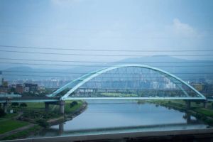 10 Jembatan Terpanjang di Dunia: Keajaiban Teknik dan Arsitektur Modern