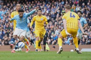 Aksi Omar Marmoush di laga Manchester City vs Brighton, Premier League 2024/2025 (c) AP Photo/Ian Hodgson