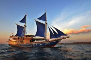 Perahu Phinisi
