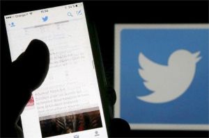 akun palsu dan bot AI mengancam ruang diskusi media sosial Indonesia
