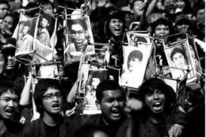 Tragedi Semanggi I terjadi pada tanggal 11-13 November 1998,