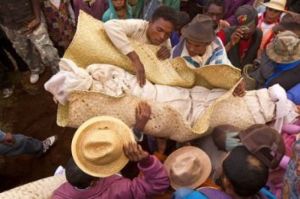 famadihana in madagascar