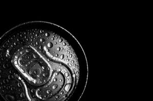Ilustrasi minuman berenergi. Peneliti temukan bahwa taurin dalam minuman berenergi bisa meningkatkan risiko kanker darah.(Shutterstock/Krasovski Dmitri)