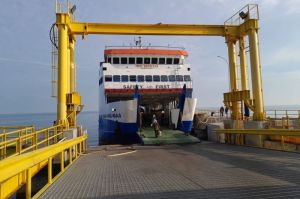 Dermaga sebelah timur di Pelabuhan Jangkar, Kabupaten Situbondo, Provinsi Jawa Timur.(KOMPAS.com / Ridho Abdullah Akbar)