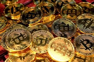 Ilustrasi bitcoin.(UNSPLASH/KANCHANARA)