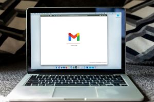 Cara melihat password Gmail.(Unsplash)