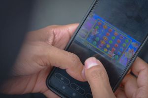 Tampilan layar judi online pada gawai.(KOMPAS.com/ANTONIUS ADITYA MAHENDRA)
