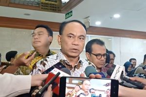 Mantan Menkominfo Budi Arie Setiadi disebut mengetahui praktik penjagaan situs judol biar tidak diblokir.(KOMPAS.com/Tria Sutrisna)