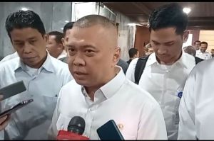 Menteri Perhubungan (Menhub) Dudy Purwagandhi usai menghadiri Rapat Kerja dengan DPR RI Komisi V di Jakarta, Rabu (6/11/2024).(Elsa catriana/Kompas.com)