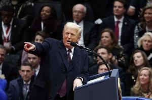 Foto pidato Donald Trump saat pelantikan dirinya sebagai presiden ke-47 Amerika Serikat di Capitol One Arena, Washington DC, Senin (20/1/2025).(GETTY IMAGES/JUSTIN SULLIVAN via AFP)