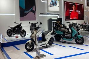 Motor listrik Honda di booth Honda pada IIMS 2025(KOMPAS.com/DIO DANANJAYA)