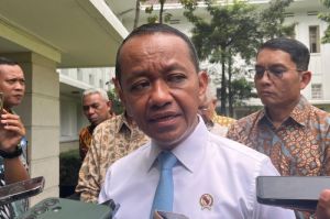 Menteri Energi dan Sumber Daya Mineral (ESDM) Bahlil Lahadalia saat ditemui di Kementerian ESDM. (KOMPAS.com/YOHANA ARTHA ULY)