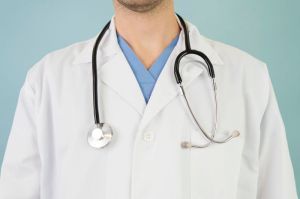 Ilustrasi dokter. Penjelasan Kemenkes soal Mutasi Mendadak Dokter di Indonesia(Freepik)