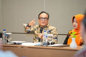 Wakil Menteri Ketenagakerjaan (Wamenaker) Immanuel Ebenezer (Noel) dalam acara Silaturahmi dan Halalbihalal ?Bersatu Bangun Indonesia? bersama Asosiasi Pertekstilan Indonesia (API) di Surakarta