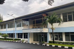 Bangunan yang akan menjadi ruang kelas untuk Sekolah Rakyat di kawasan Pusat Pendidikan, Pelatihan, dan Pengembangan Profesi (Pudiklatbangprof) Kementerian Sosial di Gandaria Selatan, Jakarta Selatan.
