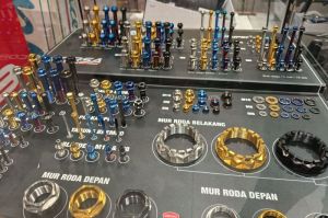 Beragam jenis baut titanium di Digioto(KOMPAS.com/FATHAN)
