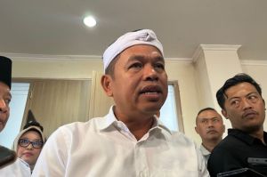 Gubernur Jawa Barat Dedi Mulyadi di Balai Kota Depok, Selasa (29/4/2025).(KOMPAS.com/DINDA AULIA RAMADHANTY)