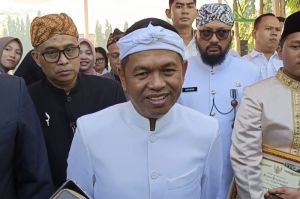 Gubernur Jabar, Dedi Mulyadi usai kegiatan Hari Pendidikan Nasional di Rindam III Siliwangi, Jalan Menado, Kota Bandung, Jumat (2/5/2025).(Kompas.com/Faqih Rohman Syafei)