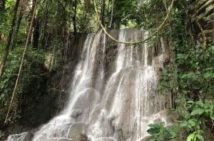 #---Air terjun Ain Mon Ni Ohoi di Desa Soinrat Kabupaten Maluku Tenggara yang cantik lengkap dengan lokasi bird watch kelas dunia---#(Kompas.com/Priska Birahy)