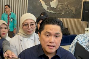 Menteri Badan Usaha Milik Negara (BUMN) Erick Thohir saat ditemui di Kantor Kementerian BUMN, Jakarta, Senin (5/5/2025). (KOMPAS.com/YOHANA ARTHA ULY)