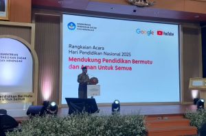 Menteri Pendidikan Dasar dan Menengah (Mendikdasmen) Abdul Mu'ti dalam acara peluncuran Gemini Academy dan Akademi Edu Kreator di Kantor Kementerian Pendidikan Dasar dan Menengah (Kemendikdasmen)