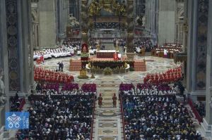 Tangkapan layar dari siaran langsung yang menunjukkan misa kudus untuk pemilihan paus atau konklaf di Vatican City, Vatikan, pada Rabu (7/5/2025).(YOUTUBE/VATICAN NEWS)