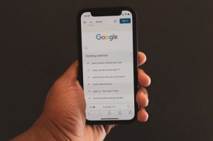 Google Search di peramban/browser Safari iPhone.(Unsplash)