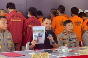Direktur Reserse Narkoba Polda Sumut, Kombes Pol Jean Calvijn Simanjuntak saat memaparkan pengungkapan peredaran 30 kg sabu dan 2.000 kemasan rokok elektrik
