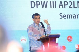 Menteri Ketenagakerjaan (Menaker) Yassierli saat memberikan arahan dalam acarapa pelepasan 1.200 peserta program pemagangan ke Jepang