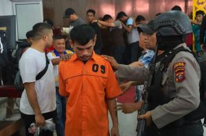Alva Bintara Putra Nasution (31) dihadirkan saat polisi menggelar konferensi pers di Polres Pelabuhan Belawan pada Rabu (14/5/2025). (Dok Polres Pelabuhan Belawan )