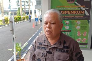 Kepala Pusat Penerangan Hukum (Kapuspenkum) Kejagung Harli Siregar di Gedung Kejaksaan Agung, Jakarta, Kamis (15/5/2025).(KOMPAS.com/Rahel)