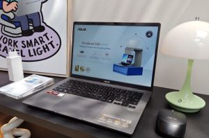 Laptop Asus Vivobook S14 resmi meluncur di Indonesia, Kamis (15/5/2025)(KOMPAS.com/Lely Maulida)