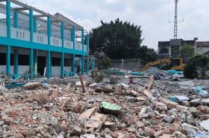 Revitalisasi SMPN 20 yang terhenti akibat protes dari warga Komplek Permata Pamulang, Setu, Tangsel.(Intan Afrida Rafni )